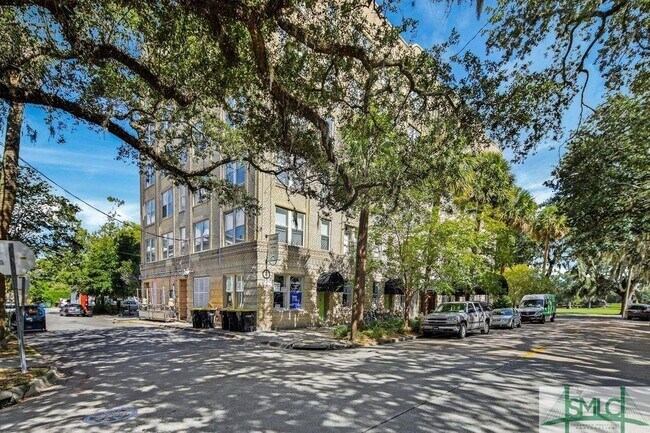 Building Photo - 106 W Gwinnett St
