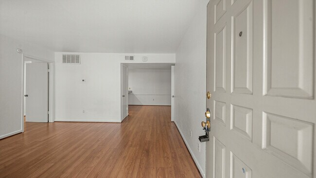 Foto del edificio - 2100 Wilcrest Dr