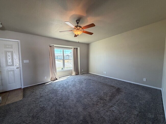 Building Photo - 710 Sunrise Ct