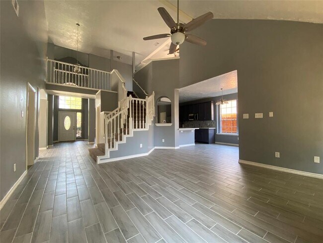 Building Photo - 7214 Oak Walk Dr