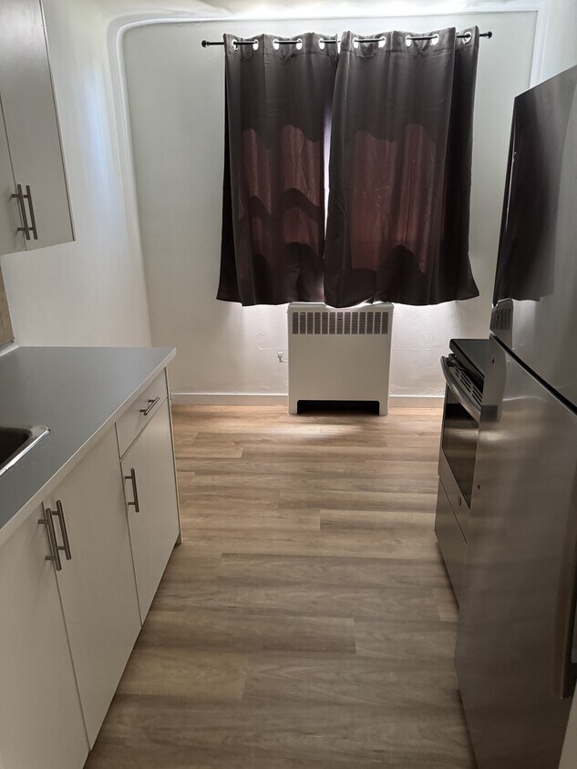 Photo principale - 12940-12118 118 Ave NW