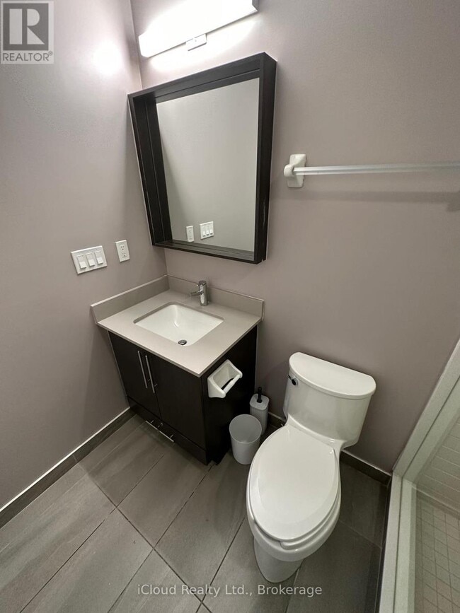 Building Photo - 4655 Metcalfe Ave