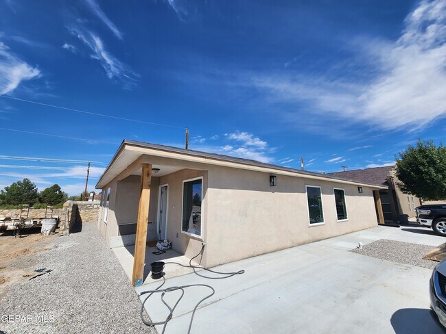 Building Photo - 7771 Kiely Rd