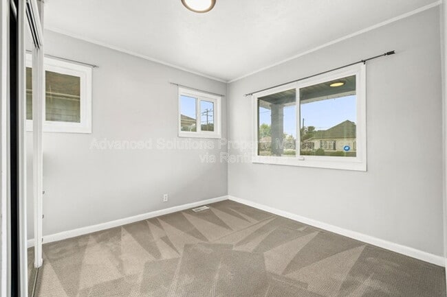 Building Photo - 486 2nd Ave