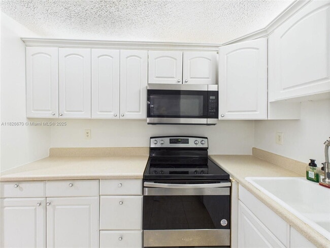 Building Photo - 4113 NW 88th Ave