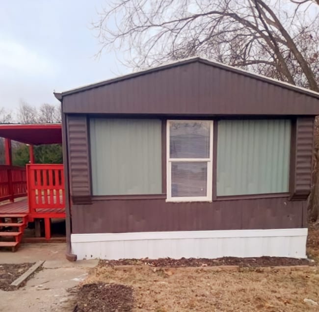 Building Photo - 777 E Yerby St