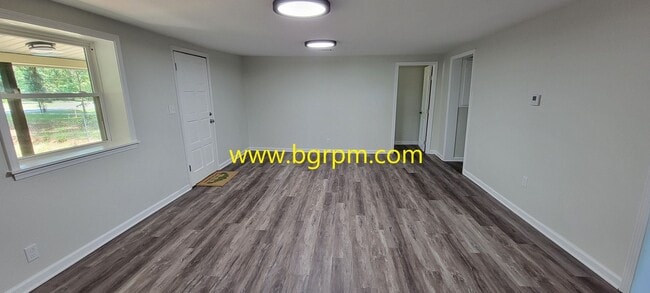 Building Photo - 3 BD, 1 1/2 BA home in Lonoke