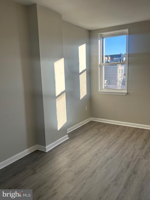 Foto del edificio - 3510 Mt Pleasant Ave