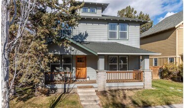 Building Photo - 21328 Oakview Dr