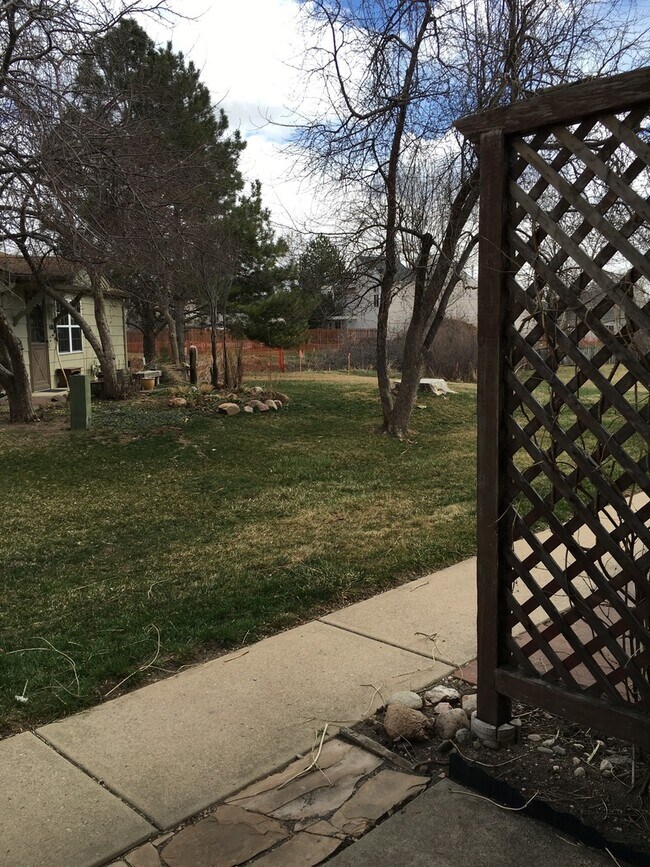Building Photo - Lovely 2 bed 1 Bath Townhome in park-like setting in Boulder. - Available July 1st!