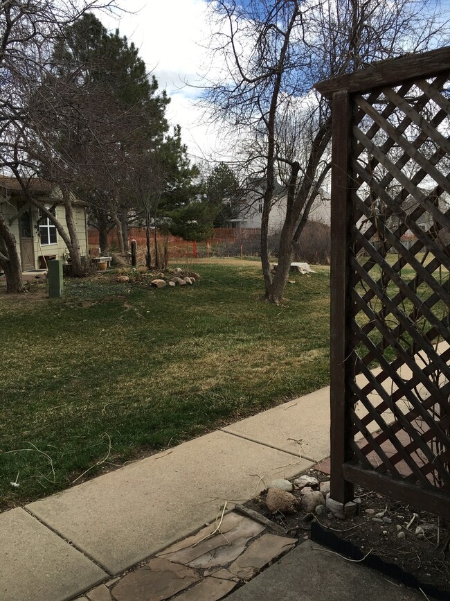Building Photo - Lovely 2 bed 1 Bath Townhome in park-like setting in Boulder. - Available July 6th!