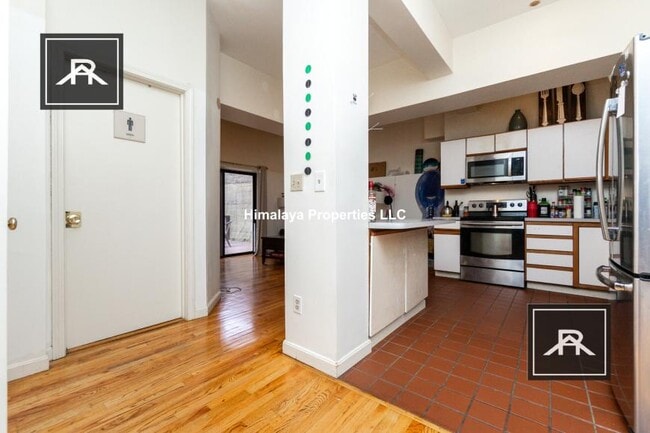 Building Photo - 5 bedroom in Boston MA 02215