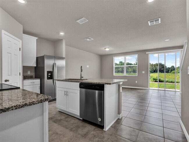 Building Photo - 743 Legacy Dr
