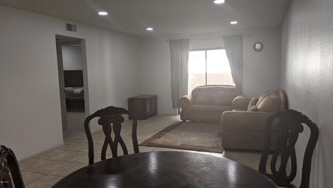 Foto del edificio - 11026 N 28th Dr