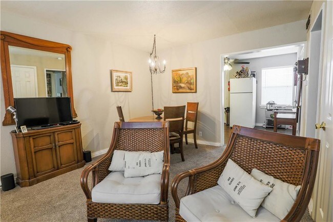 Foto del edificio - 3421 S University Dr