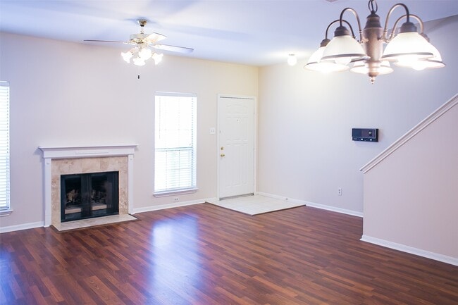 Foto del edificio - 3098 Holly Hall St