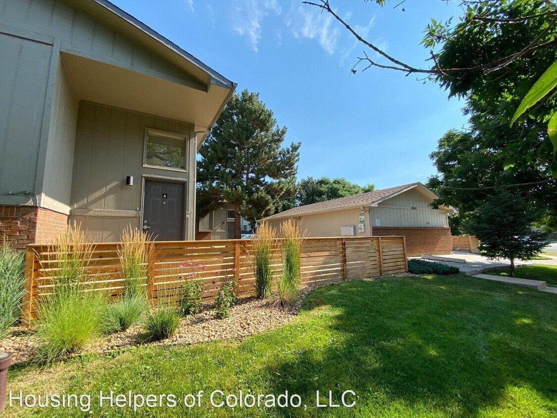 Foto principal - 3 br, 2 bath House - 4949 Eisenhower Drive #D