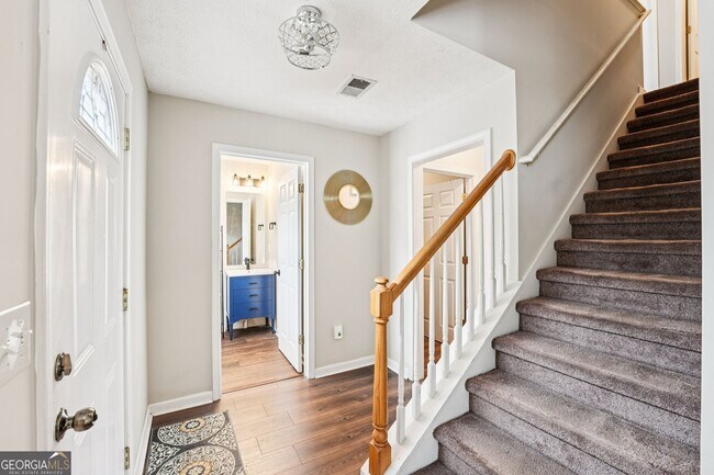 Building Photo - 12203 Crestwood Ct