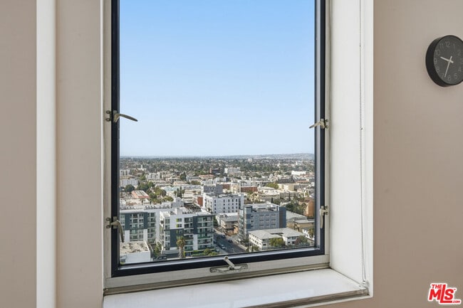 Building Photo - 3810 Wilshire Blvd