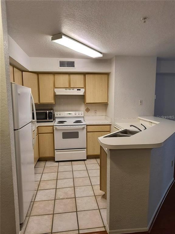 Building Photo - 826 Camargo Way