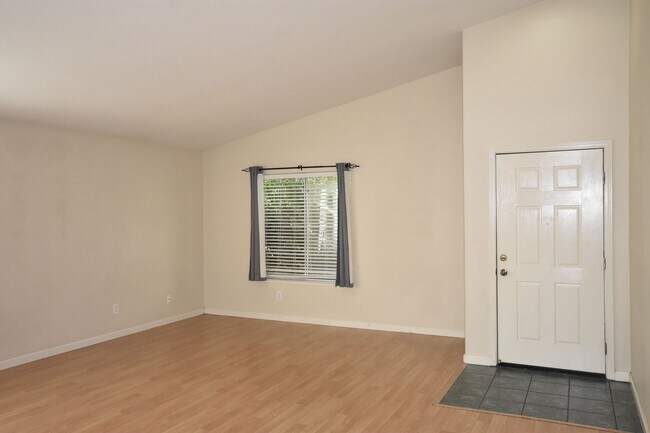 Foto del edificio - 2166 Hannah Way