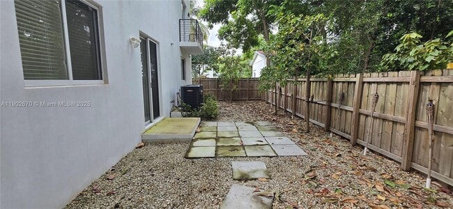 Foto del edificio - 3823 Thomas Ave