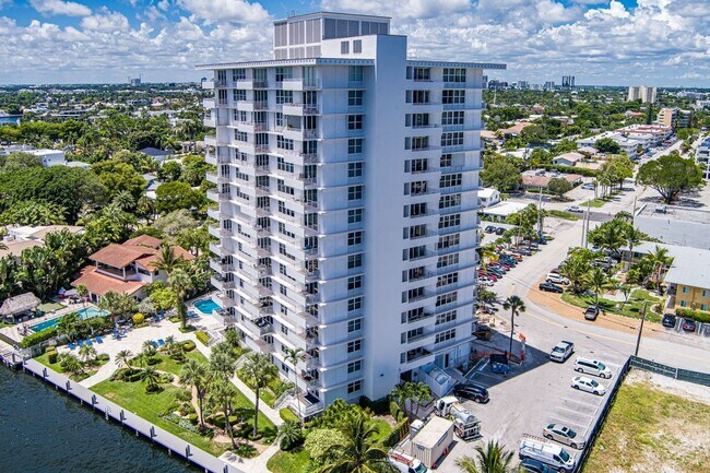 Building Photo - 888 Intracoastal Dr