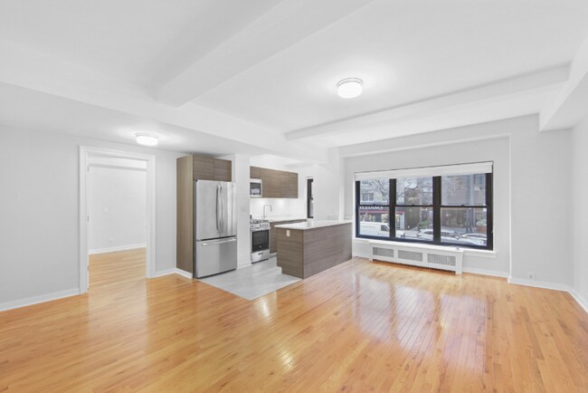 Building Photo - 245 E 57th St