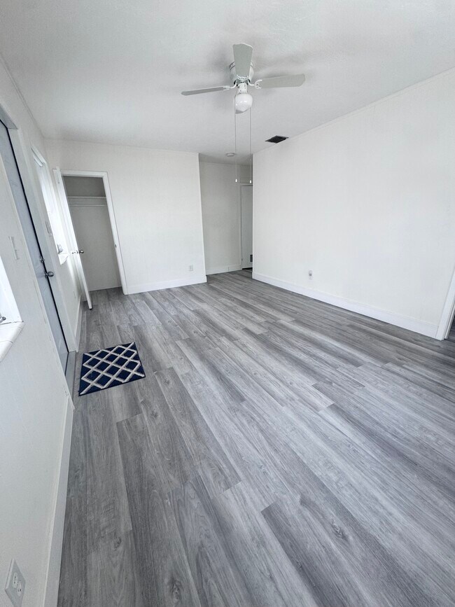 Sala de estar / Comedor - 1030 Superior St