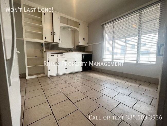Building Photo - 2585 S 700 E