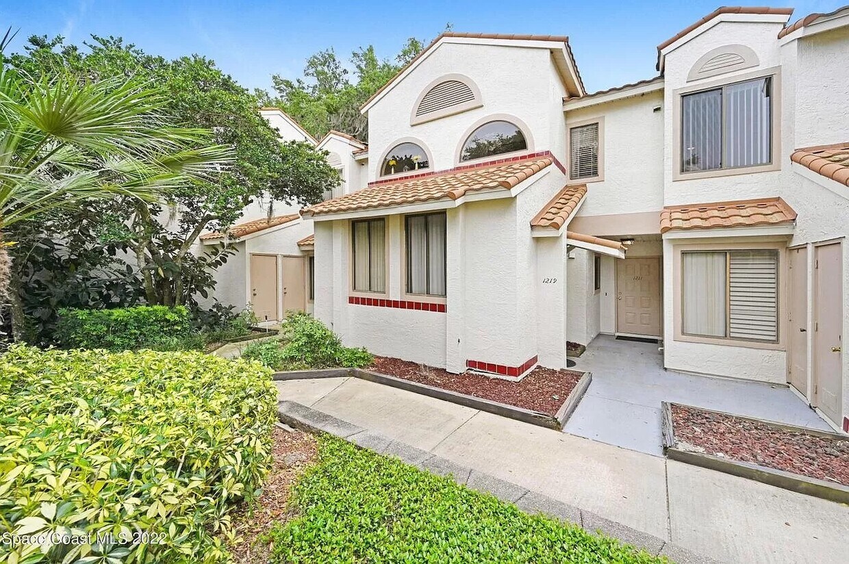 Front of condo - 1219 Country Club Dr