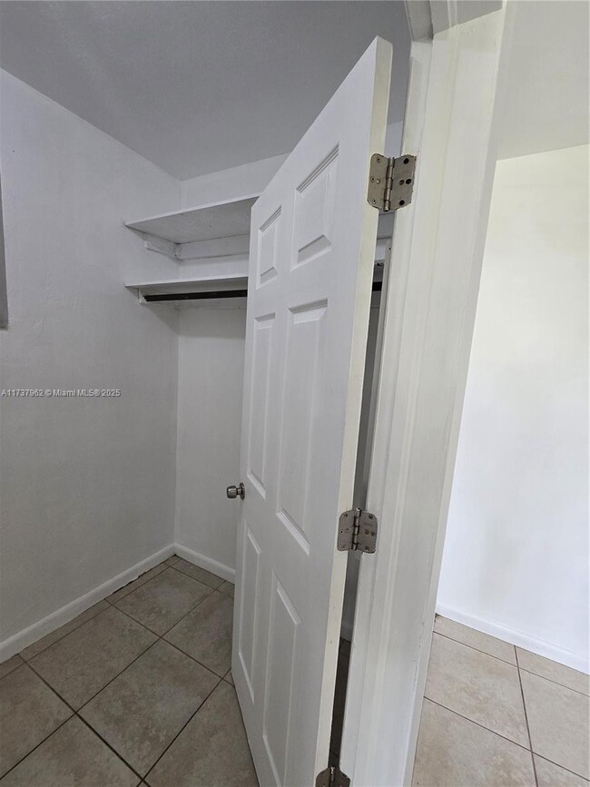 Foto del edificio - 1 bedroom in Hollywood FL 33020