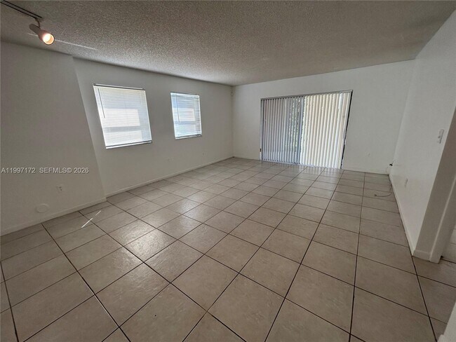 Building Photo - 5200 NW 31st Ave