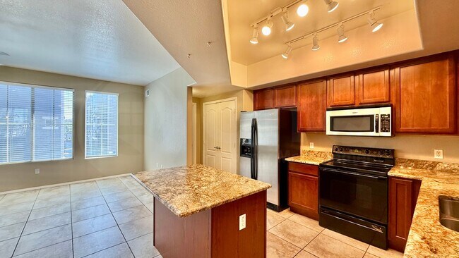 Foto del edificio - 2402 E 5th St