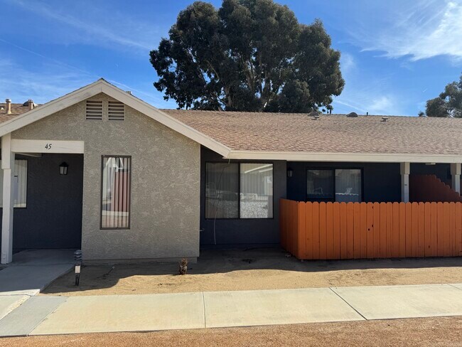 Foto del edificio - Quail Springs Village Apartments