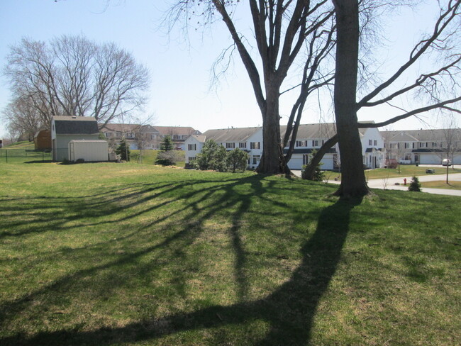 Building Photo - Beautiful 4 Bedroom Available For Rent!