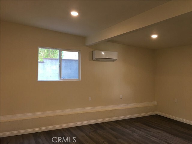 Building Photo - 43 N Grand Oaks Ave