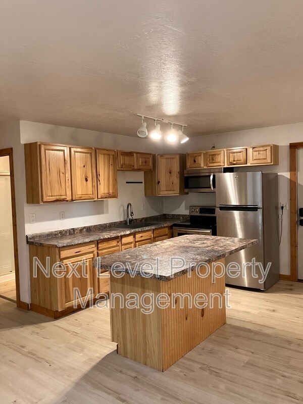Building Photo - 212 Lake Blaine Dr