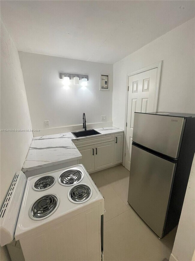 Foto del edificio - 3610 SW 3rd Ave