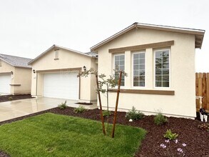 Building Photo - 165 Squaw Vly Dr