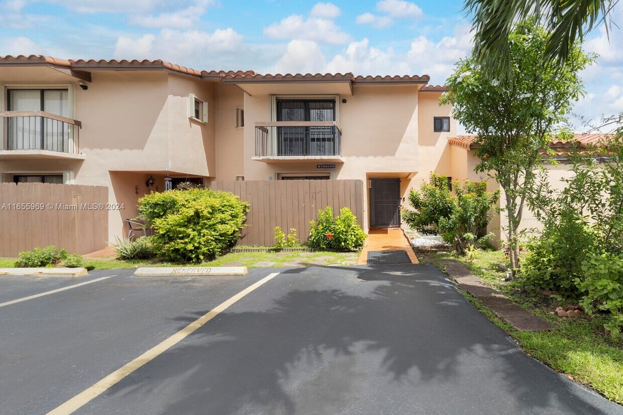 Foto principal - 3804 SW 79th Ave