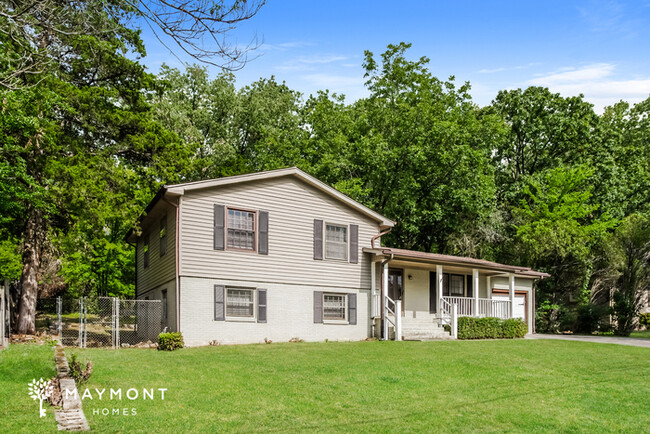 Building Photo - Dream Split-Level Home in Huntsville