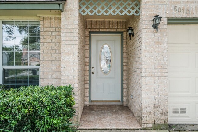 Building Photo - Modern Elegance: 3-Bedroom Townhome with Wood Flooring, Shaded Deck, and Inclusive Amenities