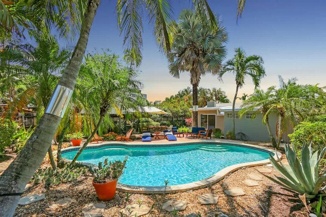 Foto del edificio - 1449 NE 23rd St