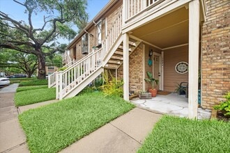 Building Photo - 1311 Antoine Dr