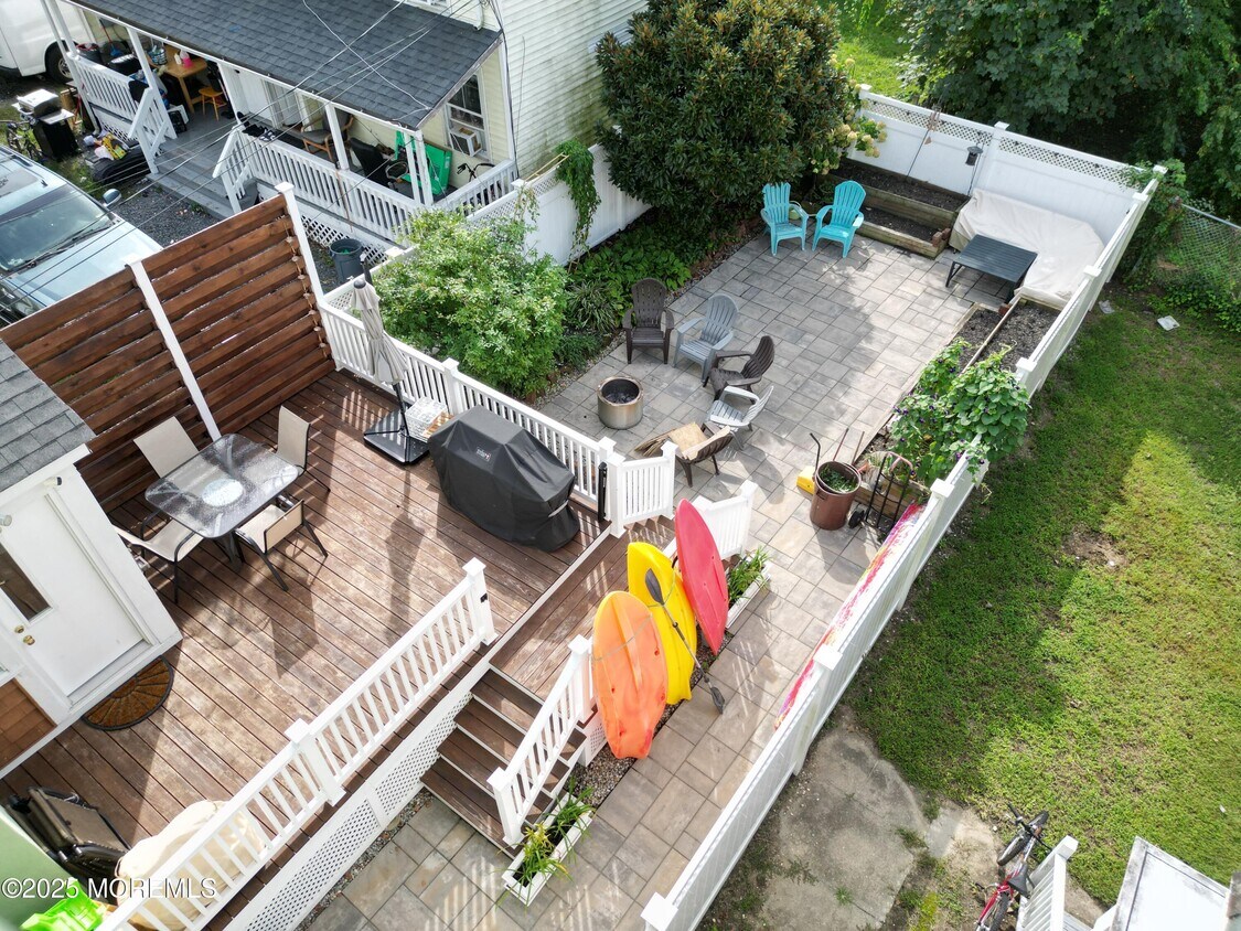 Building Photo - 1112 Summerfield Ave