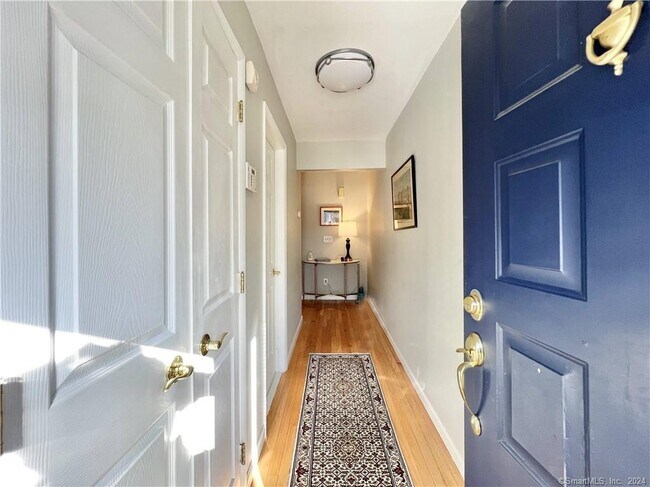 Building Photo - 81 Wolfpit Ave