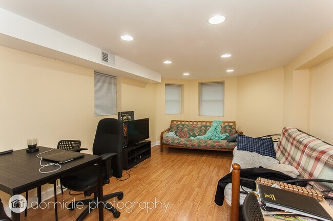 Foto del edificio - 1736 W Roscoe St
