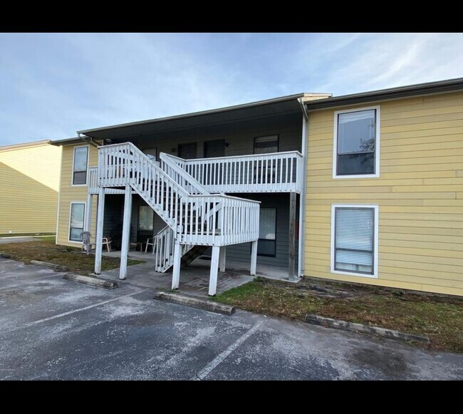 3309 Bridges St Unit 13, Morehead City, NC 28557 Condo for Rent in
