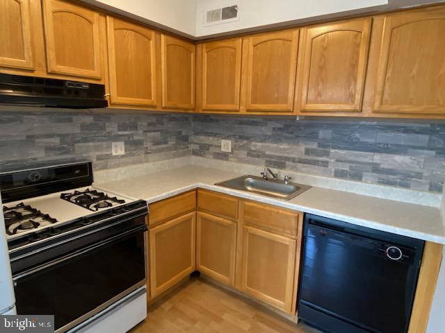 Foto del edificio - 810 N Forklanding Rd